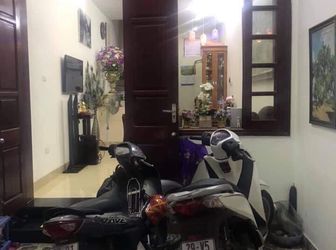 Bán Nhà 5 Tầng Ở Đội Cấn Gần Đường Bưởi 40M2