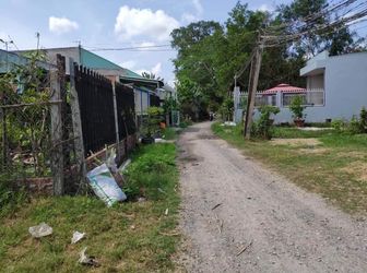 Bán Lô Đất 200M2 Củ Chi Sẵn Nhà Cấp 4, Thổ 140M, Sổ Hồng Riêng, Chính Chủ 900Triệu