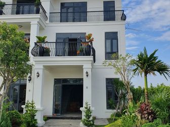 Biệt Thự 1 Trệt 2 Lầu, 6X15M, Giá 2 Tỷ, Sổ Hồng Riêng, Dọn Vào Ở Ngay