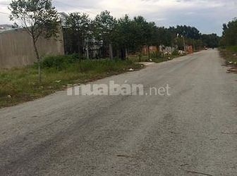 Bán Miếng Đất Ngay  Ủy Ban Long Nguyên Giá 550 Tr 100M2