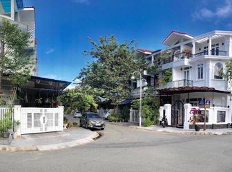 Cơ Hội Đầu Tư Nhà Mặt Tiền 3,5 Tầng Giá Rẻ