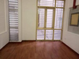 Bán Nhà Cực Đẹp Tại Đường Cầu Giấy, Hà Nội Ngõ Thông Thoáng Ô Tô Đổ Sát Cửa.