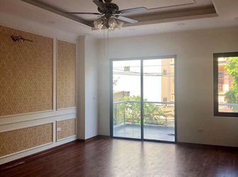 Bán Gấp Nhà Trần Cung Hoàng Quốc Việt 34M2 5 Tầng 3 Tỷ 150 Tặng Nội Thất