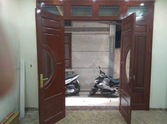 Bán Gấp Nhà Phân Lô Ngõ 89 Lạc Long Quân 35M 5 Tầng Giá 3,9 Tỉ