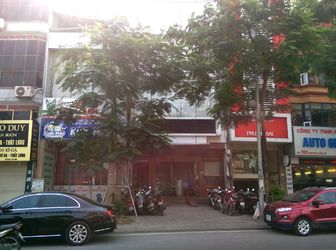 Cho Thuê Toà Nhà 6,5 Tầng, Dt 165M2 Nguyễn Văn Cừ, Long Biên, Hn - Giá 140Tr