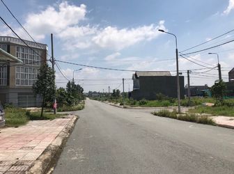 Bán Lô Đất Full Thổ Cư Dt 4M X 18.2M Mặt Tiền Xe Hơi Tại Kdc Lavender Gía Chỉ 760 Triệu