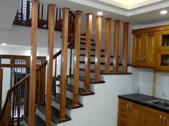 Bán Nhà Lạc Long Quân, 42M2X5 Tầng, Giá Nhỉnh 3 Tỷ, 3 Bước Chân Ra Tới Hồ Tây