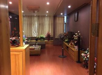 Bán Nhà Lạc Long Quân, 42M2X5 Tầng, Giá Nhỉnh 3 Tỷ, 3 Bước Chân Ra Tới Hồ Tây