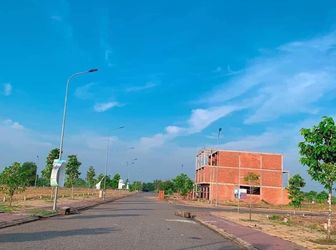 Đất Nền Đối Diện Uỷ Ban 