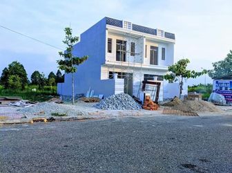 Đất Nền Đối Diện Uỷ Ban 