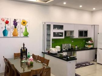 Bán Nhà Phố Vạn Bảo- Ô Tô Đỗ Cửa- Ngõ Thông Kinh Doanh- Giá Chỉ 2,3 Tỷ.