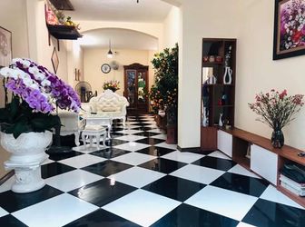 Bán Nhà Mặt Ngõ Võng Thị, 40M2, 6 Tầng, Mặt Tiền 5.3, Ô Tô, Nội Thất Xịn, Giá 4.6 Tỷ.