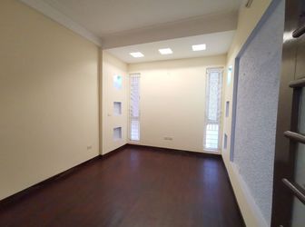  Bán Duy Nhất 1 Nhà 3,65 Tỷ - 42M2 - Đường Cầu Giấy - Ô Tô Đỗ Cách Nhà 20M 