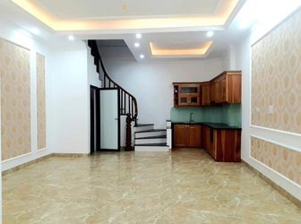 Siêu Hot !!! Phố Hoàng Hoa Thám, Ngõ Rộng Cách Mặt Phố 12M , Diện Tích 36M2 , 5Tầng Giá 4.1 Tỷ. 