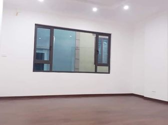 Siêu Hot !!! Phố Hoàng Hoa Thám, Ngõ Rộng Cách Mặt Phố 12M , Diện Tích 36M2 , 5Tầng Giá 4.1 Tỷ. 