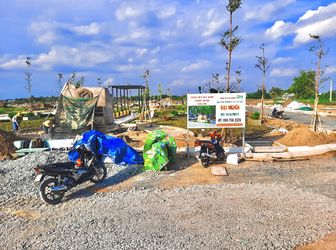 Bán Đất Cách Trung Tâm Hành Chính 200M