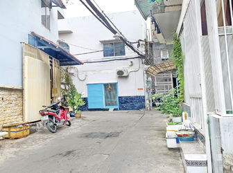 Nhà 2 Lầu Hẻm Xe Hơi Đường Lê Văn Lương, P. Th, Q7