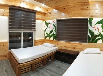 Diện Tích Rộng- Giá Siêu Tốt- Nhà Quang Trung, Hoàn Kiếm-0983498088