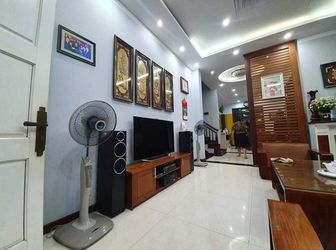 Siêu Biệt Thự Việt Hưng 200M2 – 4 Tầng – Mặt Tiền 11 Mét – Giá Chào 17.5 Tỷ