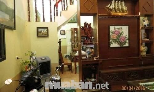 Bán nhà ở cực hiếm Nguyễn Chí Thanh; 4 tỷ, dt: 42m2, nhà đẹp vuông vắn.