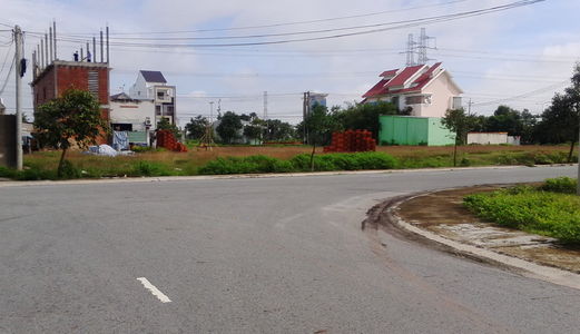 Đất Vòng Xoay Phú Hữu quận 2, shr giá 860 triệu/nền