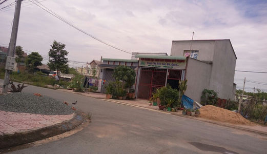 Bán đất thổ cư sổ riêng gần cây xăng 75