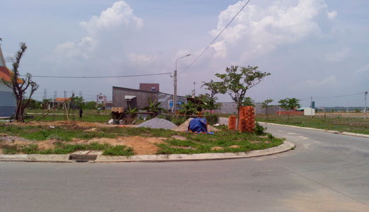 Cần Bán  Lô Đất 300m2(10x30) Mặt Tiền Chợ Và Bệnh Viện, Bán Nhanh  Để Trả Nợ