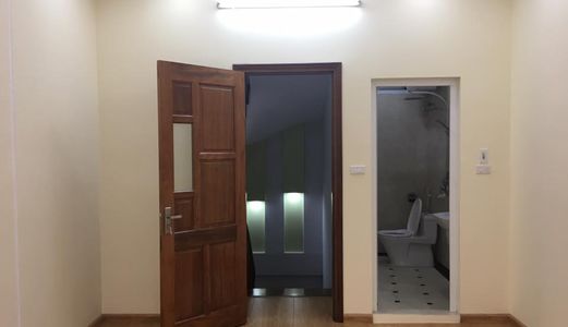 Cần Bán Nhà Hoa Bằng Cầu Giấy 5tầng 35m2,Xây Mới Siêu Đẹp,Oto Đỗ Cửa MT 4m Giá 3,3 Tỷ