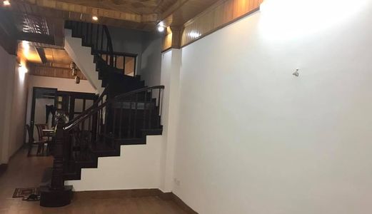 Bán Nhà Nguyền Đình Hoàn 60m2, 5 Tầng 3 Thoáng Ban Công – Giá 5.9 Tỷ