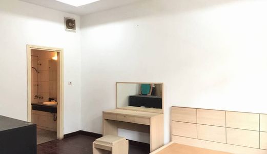 Ngã Tư Sở, Nhà Cực Độc Và Đẹp, Diện Tích 45m2, Nhỉnh 2 Tỷ