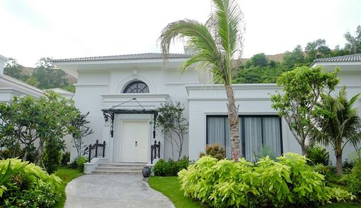 Cần Bán Gấp Căn Biệt Thự Biển Sân Golf Nha Trang 8,3 Tỷ Cho Thuê 183 Triệu/Tháng  Lh 0913815639