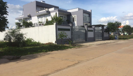 300m2 Đất Gần Ql13.Trạm Y Tế.Trường Học Và Chợ Lh: A.Thành 0932650560