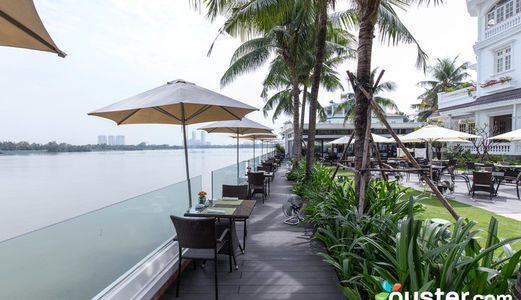 Bán Lô Đất View Sông-Cách Bãi Tắm 300m Mặt Tiền Đường 20,5m Lh 0977294605