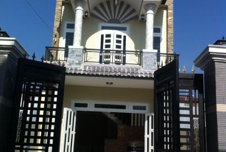 Cần Bán Nhà Mái Thái,1 Tấm,Dt 100m2,Shr,Chính Chủ,Lh Ngay 0966088384Or 0901355234 Gặp Trang