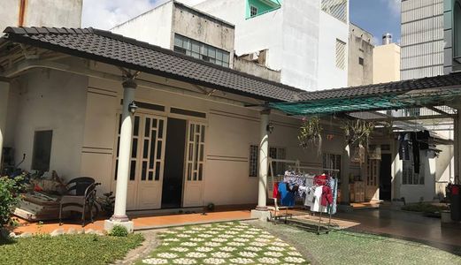 Gia Đình Cần Vốn Kinh Doanh, Cần Bán Gấp Nhà Và Đất Có Thể Xây Biệt Thự Và Hồ Bơi.