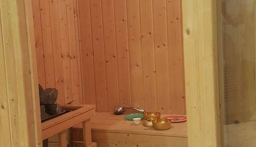 Nhà Cực Hiếm, Có Xông Hơi, Ô Tô Đỗ Cửa, 83m2, Nhỉnh 4 Tỷ.