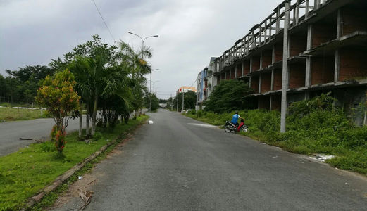 Bán Nhà Xây Thô 1 Trệt 3 Lầu KDC 586 - Đường Số 15 - DT 100m2 - LG 30m - Hướng Đông Bắc - Giá 940 T