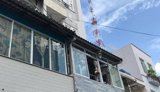 Bán Nhà Mặt Tiền Hồng Lĩnh P.15 Q.10, Dt: 5 X 12m , 1 Lầu Nhà Đẹp Vao Kd Ngay .