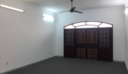 Văn Phòng Cho Thuê Hoa Lan, Khu Phan Xích Long, Q.pn, Mặt Tiền Thoáng Mát