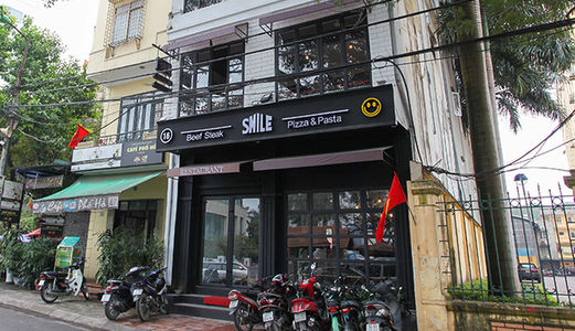 Cần Bán Nhà Trệt , 1 Lầu , Dt: 6,7x13 , Giá : 2,4 Tỷ , Đường Bờ Kè Hùng Vương