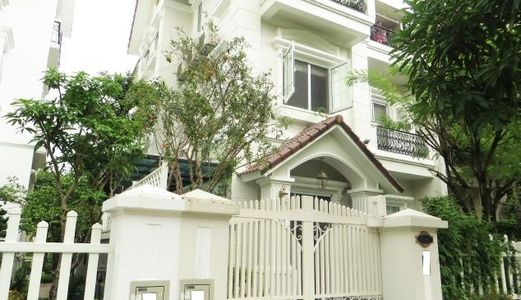 Cần Tiền Bán Gấp Biệt Thự Hoa Sữa 225M2 Đông Nam Tại Vinhomes Riverside Giá Cực Tốt