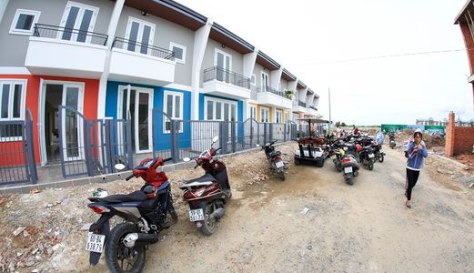 Bán Nhà 1 Trệt 1lầu Sổ Riêng Mà Giá Chỉ 449tr