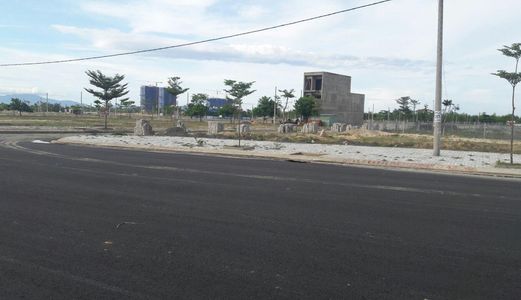 Bán 1 Lô Đất Đường 27m Gần Chợ Đã Có Sổ, Diện Tích 110m2 Giá 504tr, Cách Biển 1km.