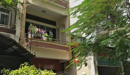 Cần Tiền Bán Nhà Mặt Tiền Nguyễn Văn Cừ P.Nct Q.1 ,Dt: 5.5 X 20m , 4 Lầu (Hđ Thuê 80tr/Th )