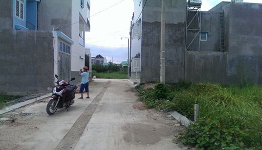 Cần Bán Gấp Lô Đất Thổ Cư 2 Mặt Tiền Ở Hóc Môn