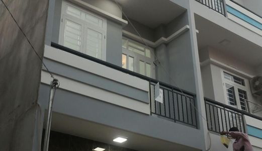 Cần Bán Gấp Căn Nhà 1 Trệt 2 Lầu Gần Ngã 4 Hóc Môn