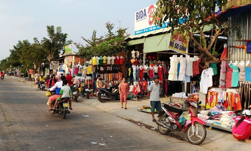 Thua Lỗ Kd Bán Gấp Lô Đất 300m2(10x30m) Đối Diện Chợ, Tiện Kd Buôn Bán.  - Sổ Đỏ Thổ Cư 100%. 