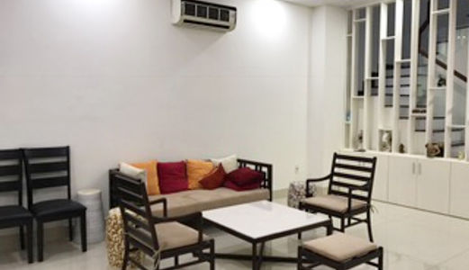 Cần Bán Gấp Nhà Mặt Tiền Quận 9, DT:5x40, Nhà Mới, Tặng Kèm Nội Thất Cao Cấp