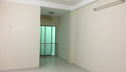 Văn Phòng Lê Văn Sỹ, Q3, Môi Trường Văn Phòng, Thuận Tiện Đi Lại, Thoáng Mát