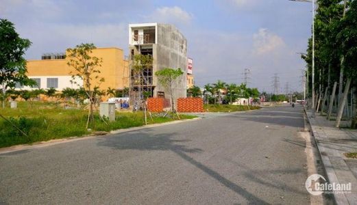 .Lô Đất 300m2 Góc 2 Mặt Tiền Cao Tốc Mỹ Phước Tân Vạn Sát Bên Trường Cấp 3.